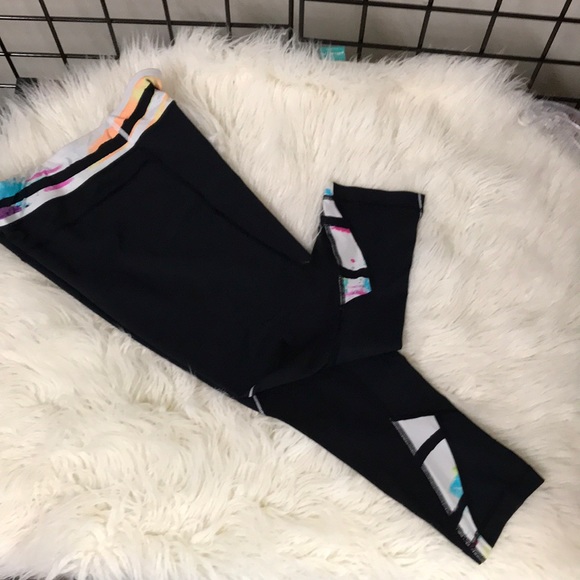 Lululemon pace rival crops - Picture 8 of 8